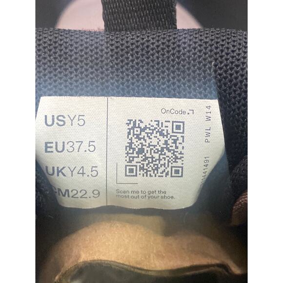 On Kids' Cloud Sky Running Sneaker Size US Y5 - Picture 7 of 10